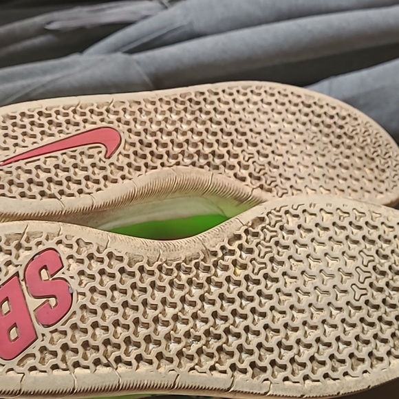 Nike sb free, 1st of nyjah Houston signature shoes, bright green and pink - Picture 3 of 3